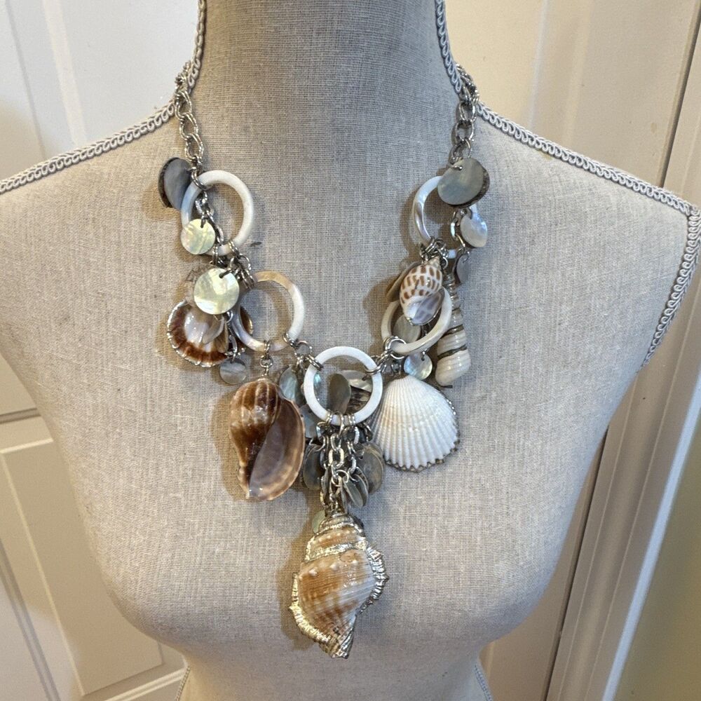 STATEMENT CHICO'S SILVER TONE SHELL CHARM STATEMENT NECKLACE CABLE CHAIN ADJ